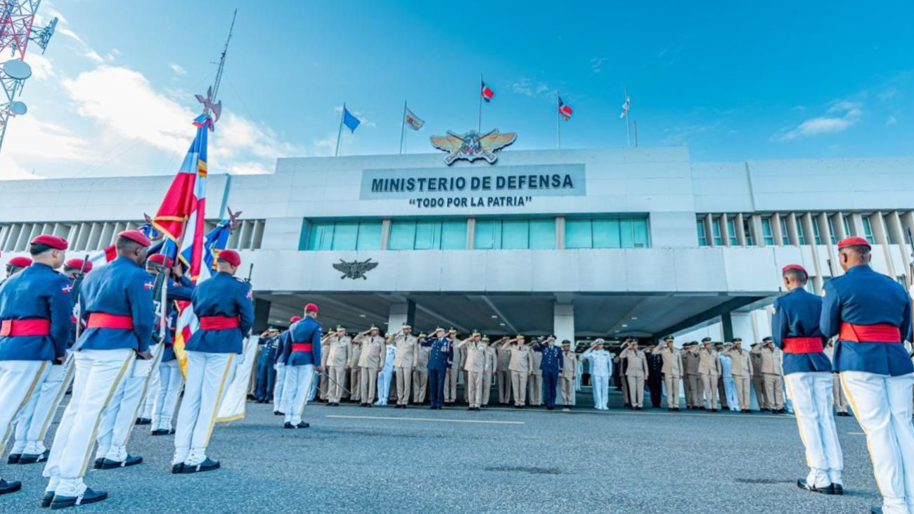 Ministerio de Defensa encabeza actos conmemorativos por el Día de las Fuerzas Armadas