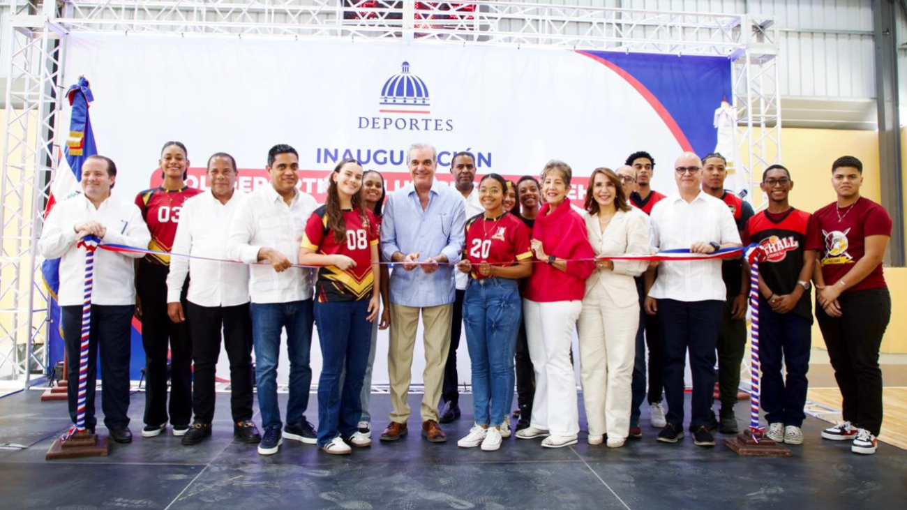 Presidente Abinader impulsa el desarrollo integral de la juventud con la entrega de dos modernos polideportivos techados en Puerto Plata