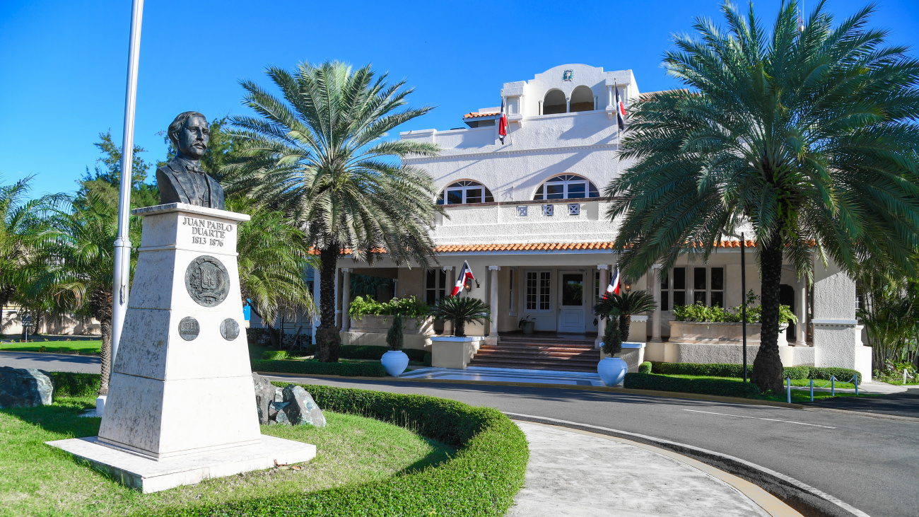 Mirex abre convocatoria para ingresar a la Carrera Diplomática