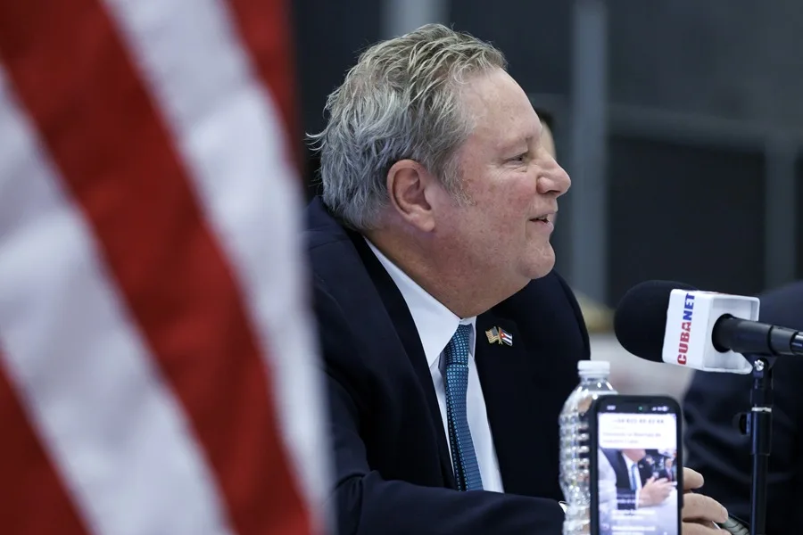 EE.UU. denuncia que agentes de Cuba «acosaron» a su encargado de negocios en La Habana