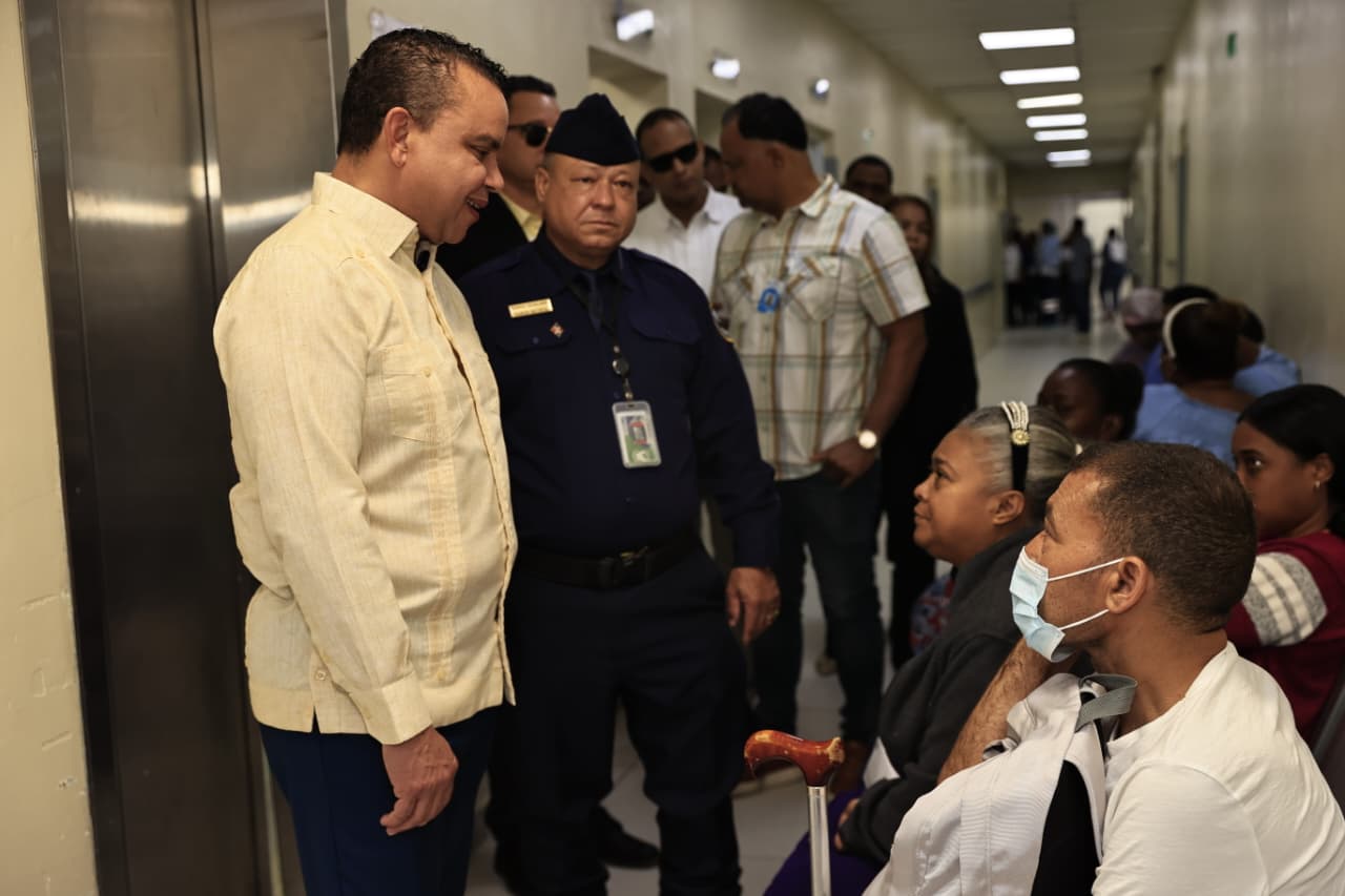 SNS garantiza al 100% suministros de los programas de diálisis peritoneal, hemodiálisis y nutrición de la Red Pública