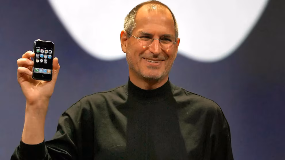 El método de Steve Jobs que usó en Apple para redefinir el trabajo diario en éxito El método de Steve Jobs que usó en Apple para redefinir el trabajo diario en éxito