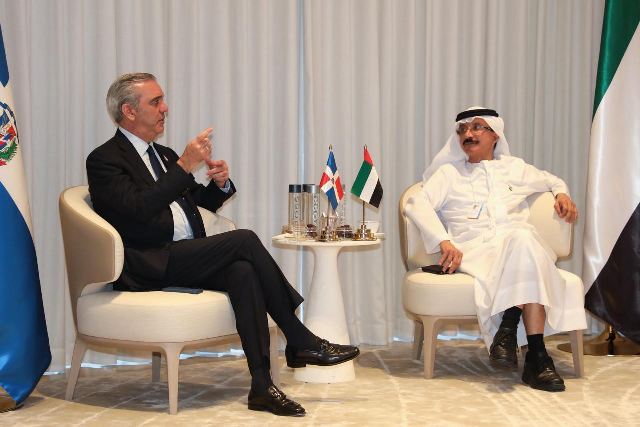 Presidente Abinader se reúne con el líder global de DP World para consolidar a República Dominicana como centro logístico y de inversión regional