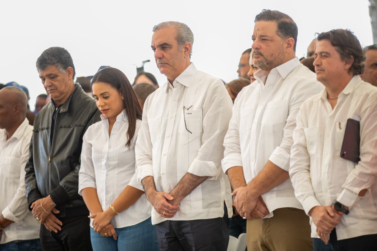 Presidente Abinader da inicio a la primera fase de transformación y saneamiento ambiental del vertedero Duquesa para beneficio de 3.8 millones habitantes del Gran Santo Domingo