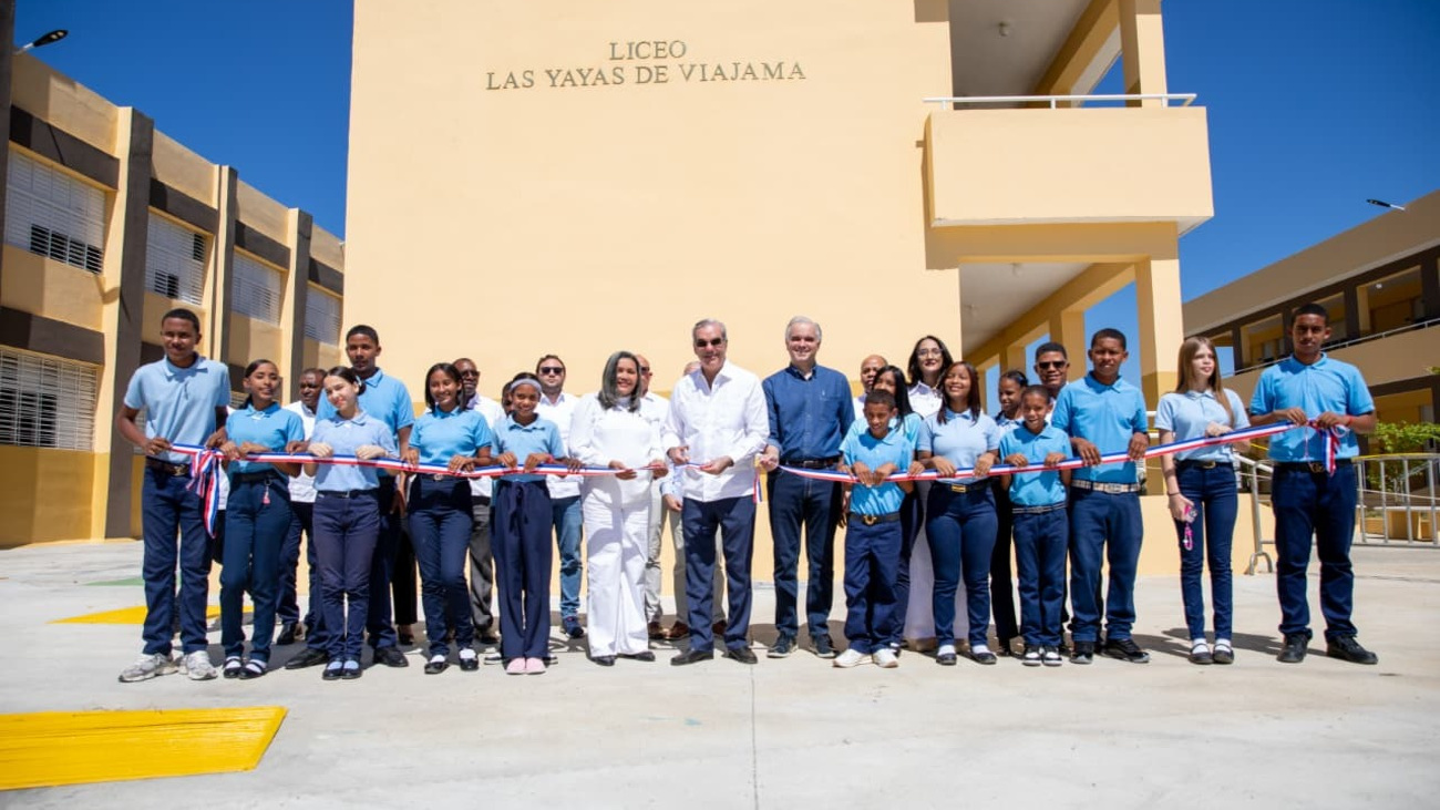 Presidente Abinader inaugura Liceo Las Yayas de Viajama en Azua, con capacidad para más de 595 estudiantes