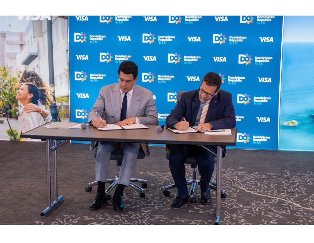 David Collado firma acuerdo con Visa Internacional para fortalecer la promoción turística