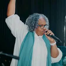 Martha Candela pausa entrevistas y apariciones públicas por recomendaciones médicas