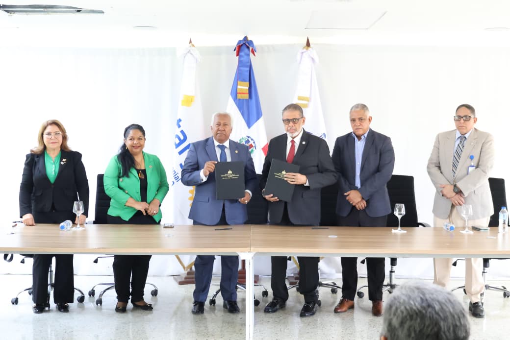 DGDC y Club Rotary Santo Domingo Colonial se unen para impulsar el desarrollo comunitario