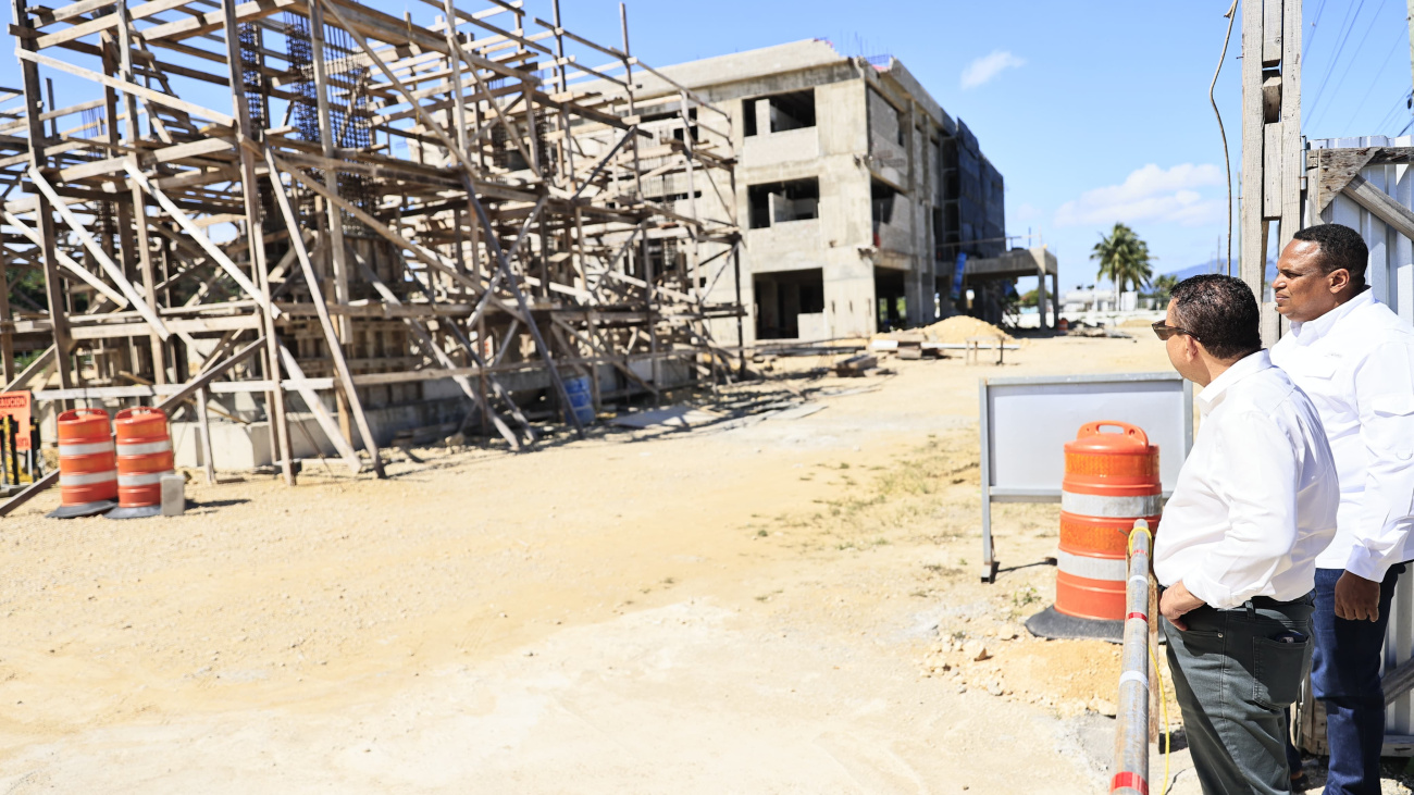 Servicio Nacional de Salud destaca 53 hospitales con cero deuda y consolida transformación financiera de la Red Pública