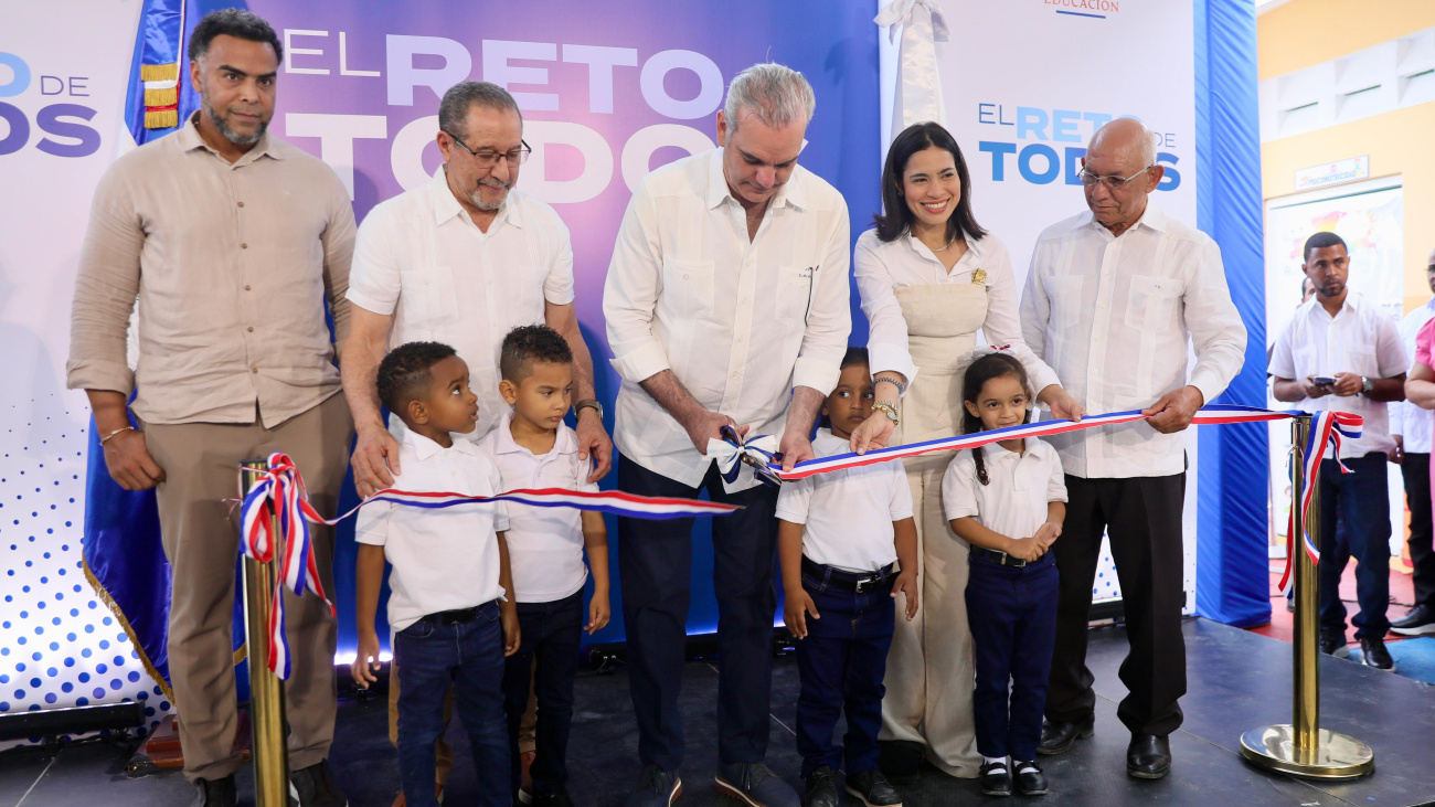 Presidente Abinader inaugura centro educativo inicial reconvertido para 175 niños y honra legado de Nelsy Cruz, en Montecristi Presidente Abinader inaugura centro educativo inicial reconvertido para 175 niños y honra legado de Nelsy Cruz, en Montecristi