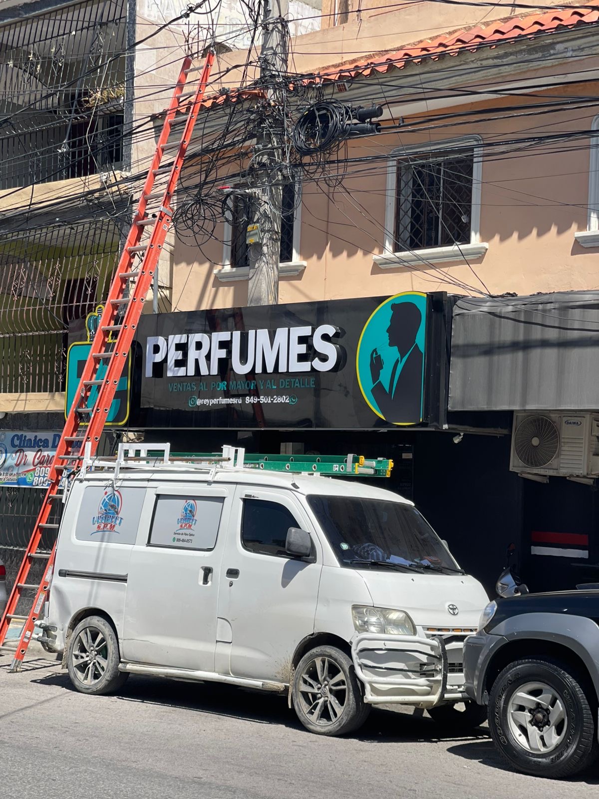EDEESTE denuncia brigadas no autorizadas reconectan servicios de clientes sin contrato en San Pedro de Macorís EDEESTE denuncia brigadas no autorizadas reconectan servicios de clientes sin contrato en San Pedro de Macorís