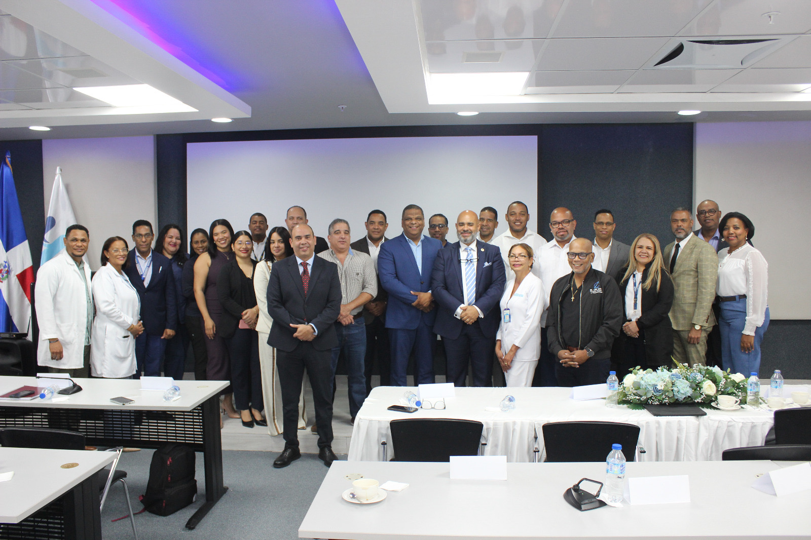 Ney Arias Lora presenta nuevo Manual de Protocolo y Manejo de Trauma para transformar emergencias, salvar vidas y fortalecer la red nacional Ney Arias Lora presenta nuevo Manual de Protocolo y Manejo de Trauma para transformar emergencias, salvar vidas y fortalecer la red nacional