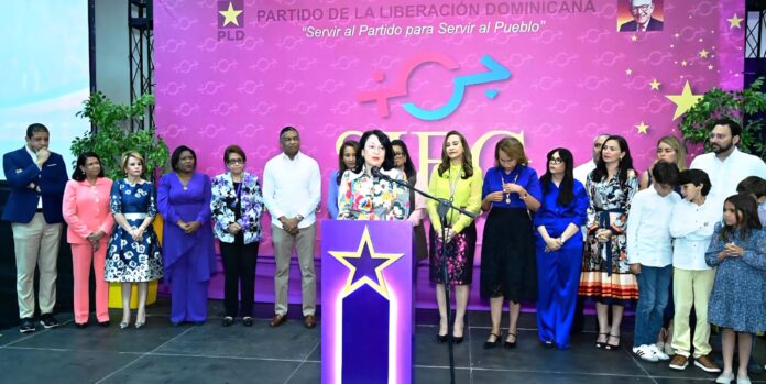 PLD reconoce a Rosa Rita Álvarez con la Medalla al Mérito Profesor Juan Bosch