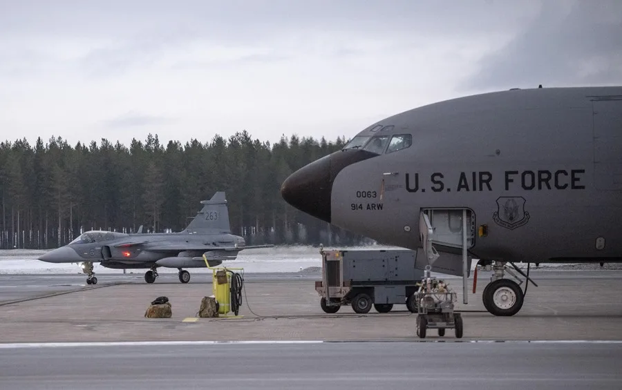 EE.UU. identifica a los militares muertos en el avión que se estrelló el jueves en Irak