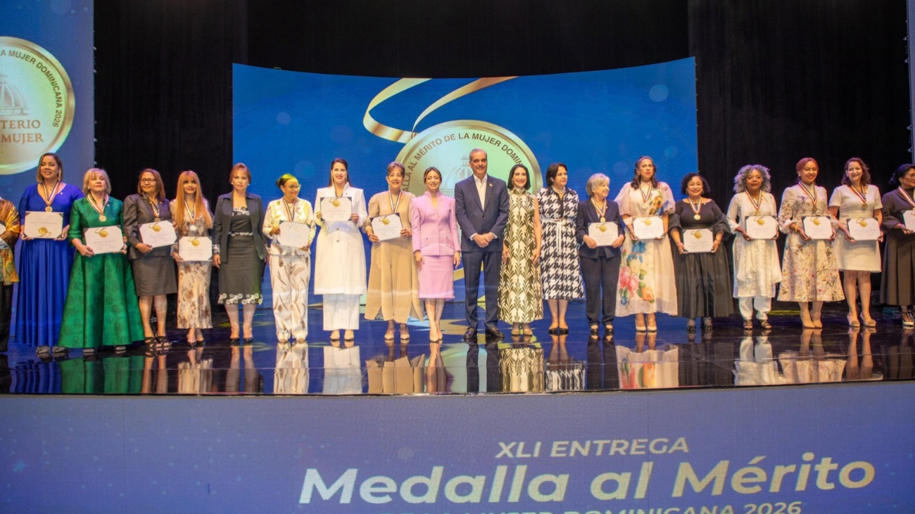 Presidente Abinader reconoce y distingue a 22 dominicanas con la Medalla al Mérito de la Mujer por su liderazgo, trayectoria y aportes al desarrollo del país