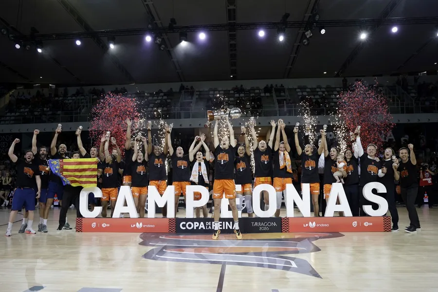El Valencia Basket gana por segunda vez la Copa de la Reina de baloncesto