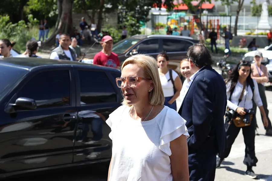 El yerno de Edmundo González Urrutia recibe la libertad plena por la amnistía en Venezuela