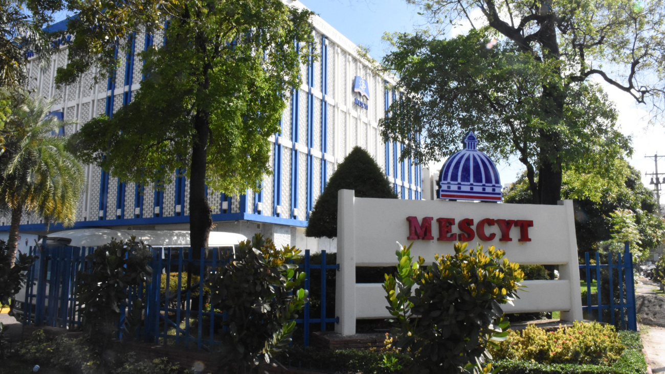 Ministro de Mescyt insta a transformar la educación desde la primera infancia en inauguración de Unicaribe Punta Cana