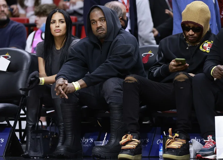 Kanye West deberá pagar 140.000 dólares a exempleado por trabajos en su mansión no pagos