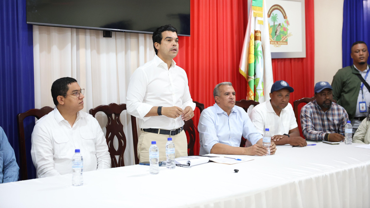 Director de Inapa y comunitarios coordinan operatividad del nuevo acueducto de Navarrete