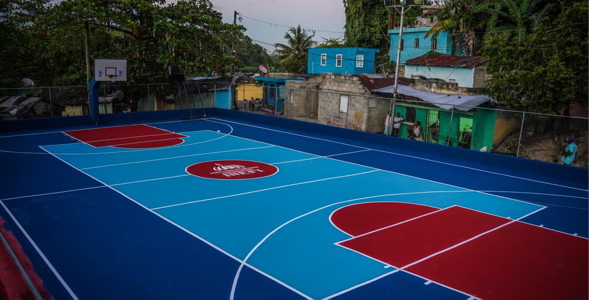 INEFI remoza canchas en tiempo récord: entrega 48 instalaciones deportivas en dos meses