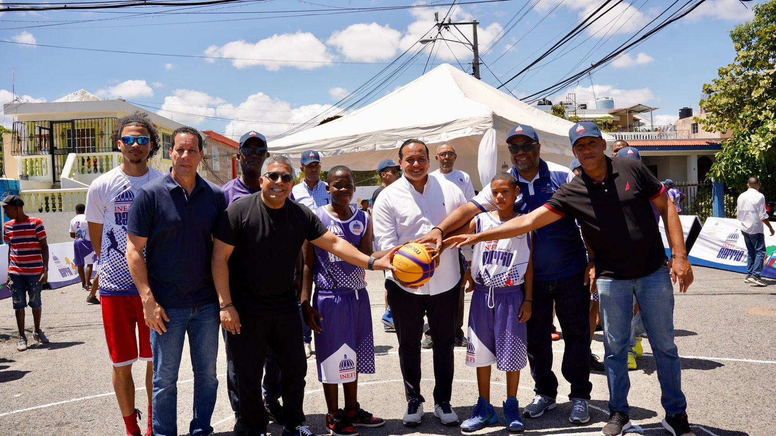 “INEFI con el Barrio” unifica el deporte con la comunidad en Los Mameyes, Santo Domingo Este