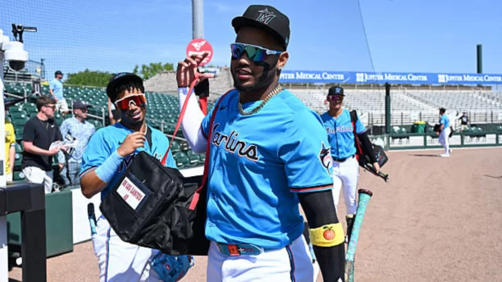 De Los Santos asciende y apunta a la inicial de Miami De Los Santos asciende y apunta a la inicial de Miami