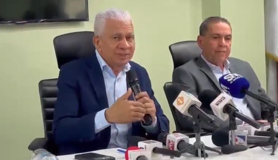 Camioneros aplazan alzas en tarifas de transporte y esperan evolución del conflicto internacional