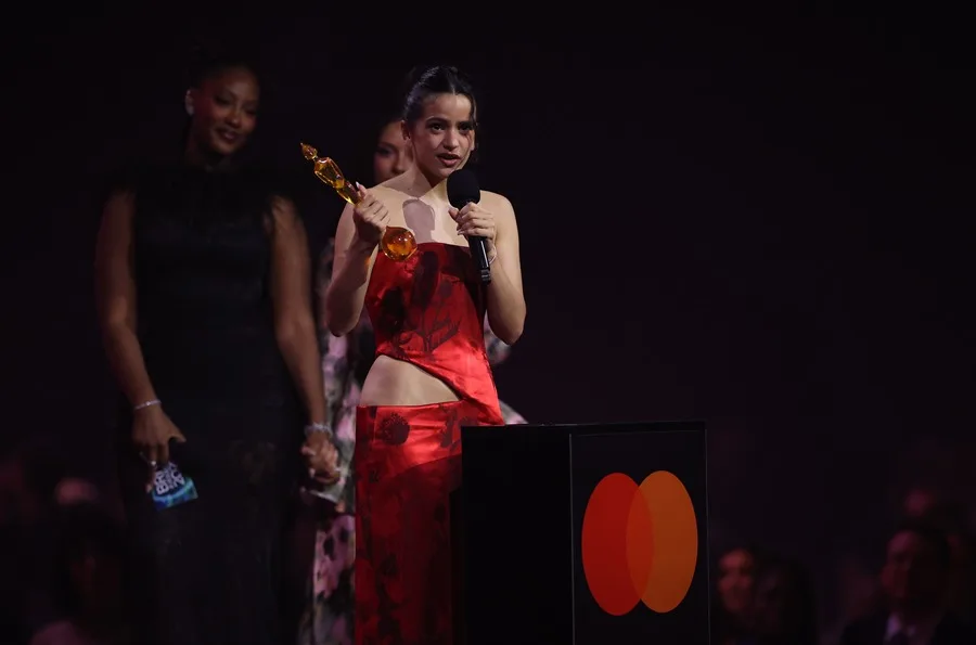Rosalía logra el premio BRIT 2026 a Artista Internacional del Año en Mánchester