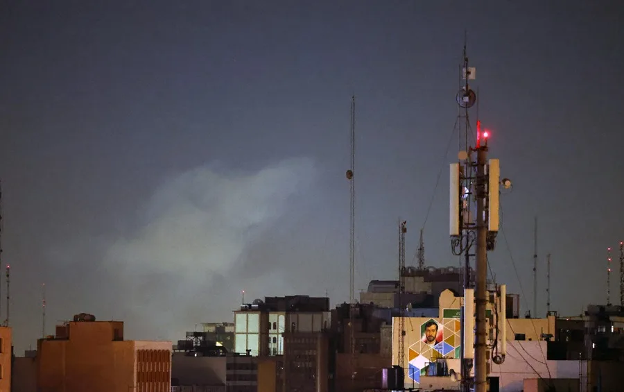 Israel anuncia nueva oleada de ataques contra Irán y dice que seguirá mientras sea una amenaza Israel anuncia nueva oleada de ataques contra Irán y dice que seguirá mientras sea una amenaza