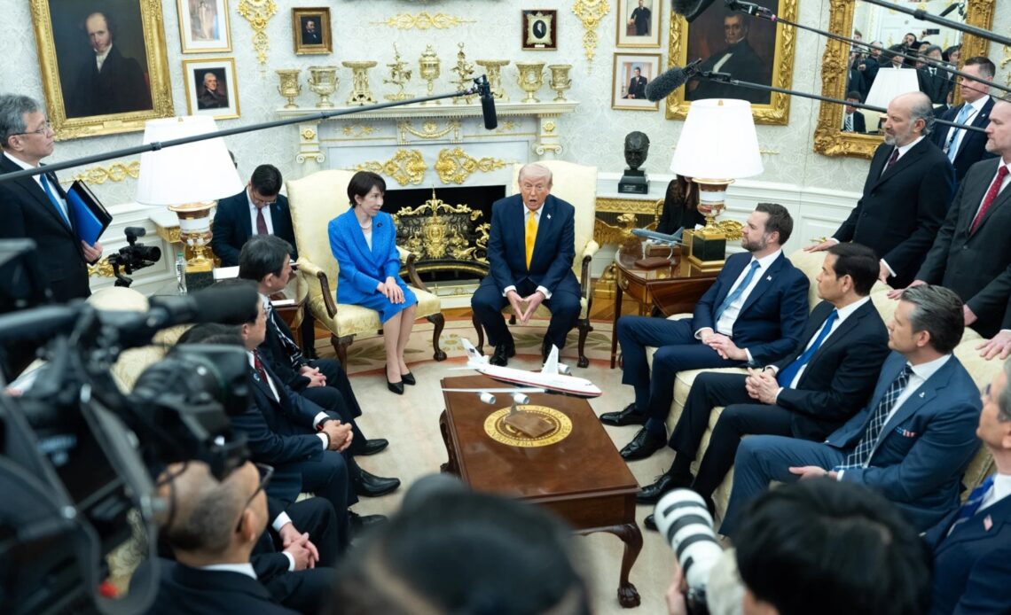 Trump bromea sobre Pearl Harbor y la importancia de atacar por sorpresa a Irán Trump bromea sobre Pearl Harbor y la importancia de atacar por sorpresa a Irán