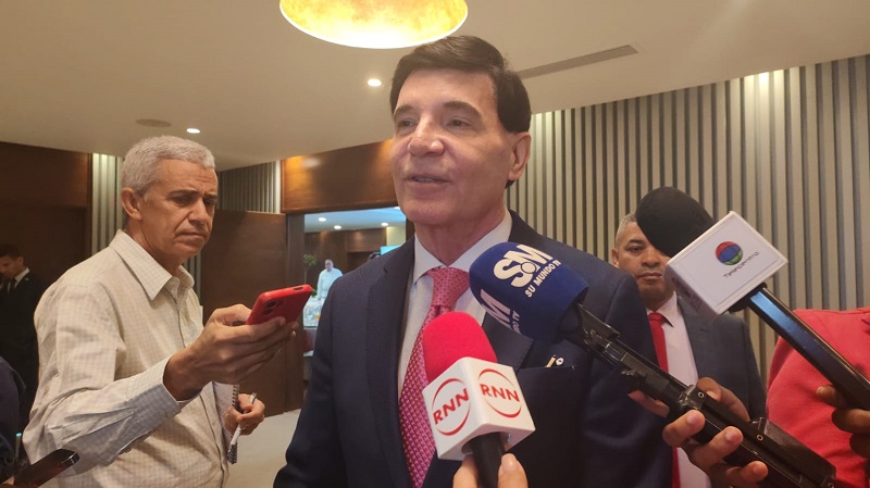 Gobierno y sector industrial se reunirán para evaluar impacto del alza del petróleo