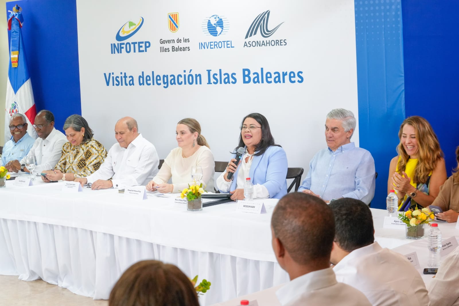 Presidenta del gobierno de Islas Baleares afirma que la formación es clave del éxito turístico y valora modelo del INFOTEP