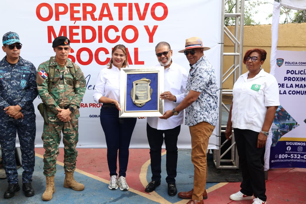 Desarrollo de la Comunidad y otras instituciones realizan jornada asistencial en La Romana; inicia acondicionamiento de casas