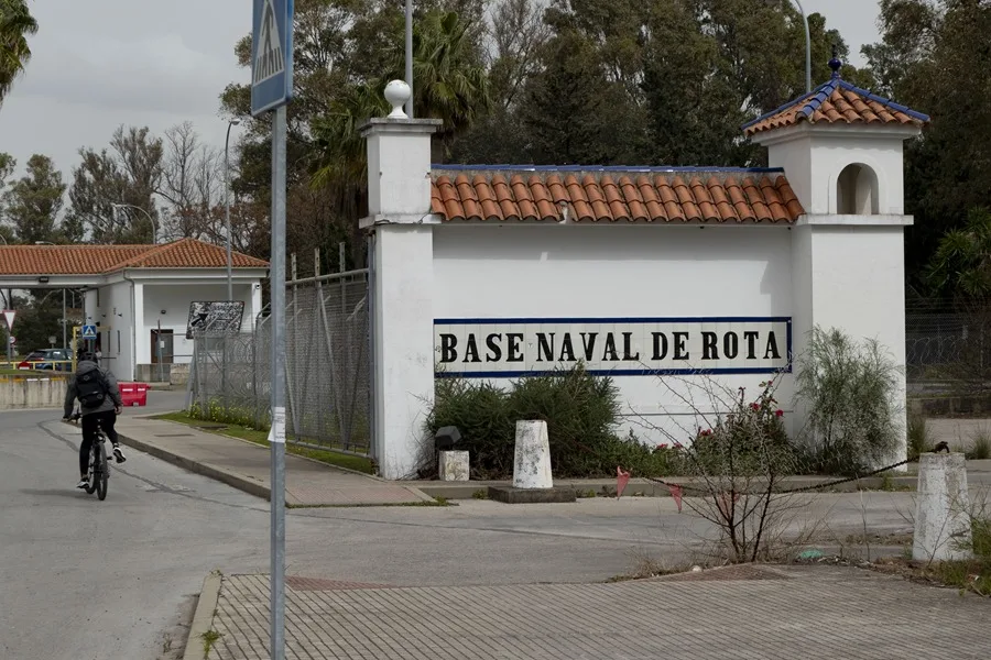 España cierra su espacio aéreo a aviones de EE.UU. que participan en la guerra de Irán