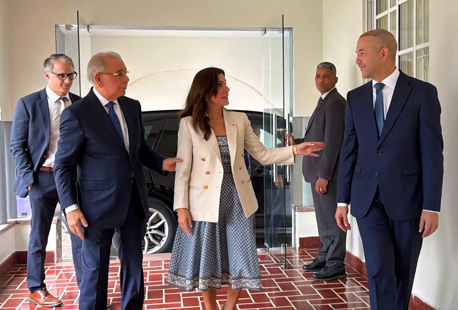 Embajadora de Estados Unidos, Leah Francis Campos, se reúne con el ex Presidente Danilo Medina, presidente del PLD