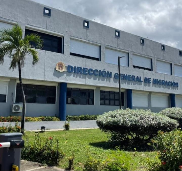 Migración establece procedimientos para renovación de permisos de trabajo temporales