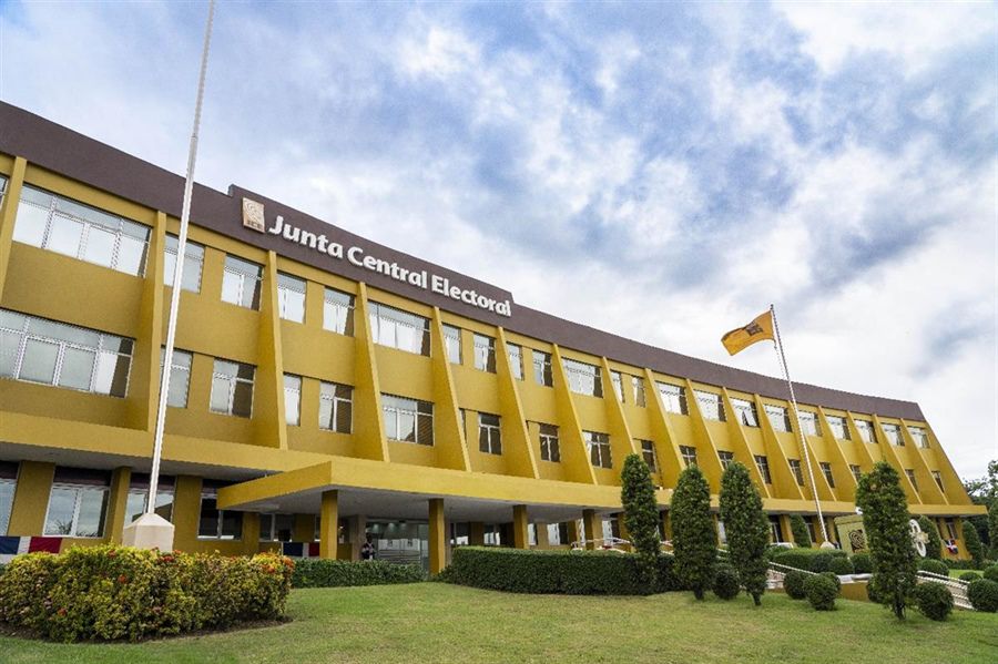 JCE suspende temporalmente cedulación para extranjeros en Santo Domingo, Santiago y Verón JCE suspende temporalmente cedulación para extranjeros en Santo Domingo, Santiago y Verón