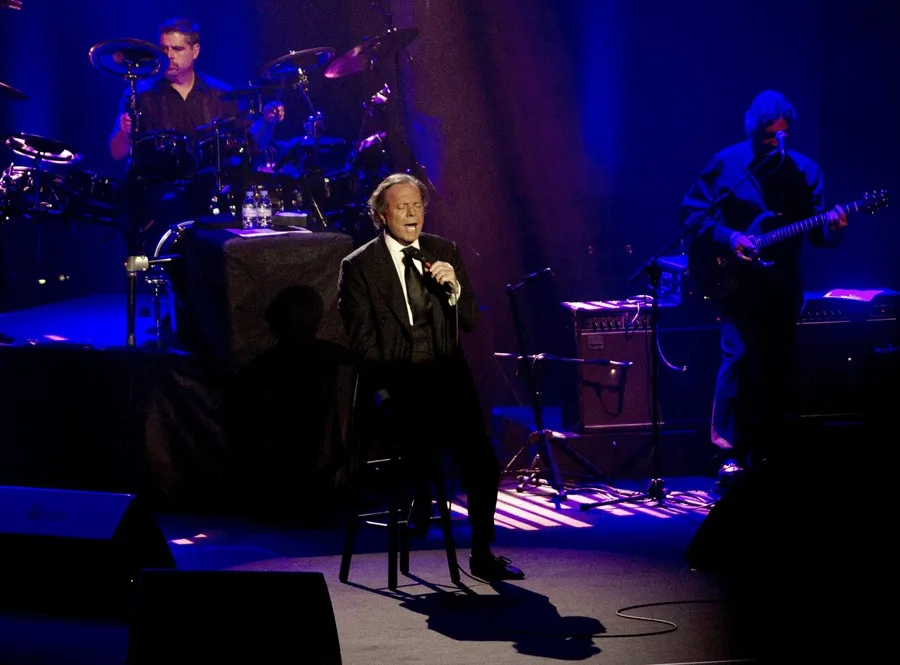 Julio Iglesias denuncia a eldiario.es y le acusa de elaborar un «montaje periodístico» con las denuncias por abusos sexuales Julio Iglesias denuncia a eldiario.es y le acusa de elaborar un «montaje periodístico» con las denuncias por abusos sexuales