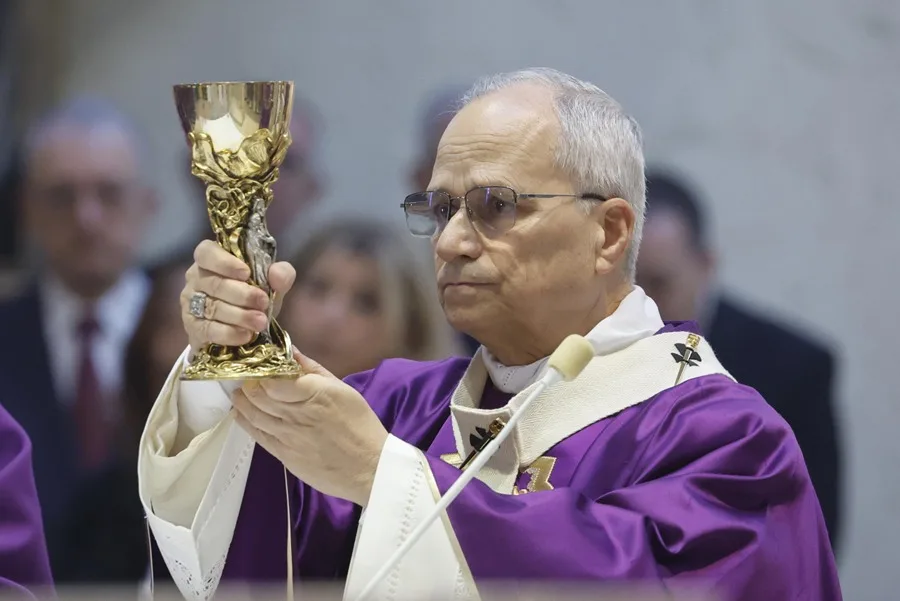 El papa León XIV nombra limosnero al español Luis Marín en sustitución del cardenal Krajewski