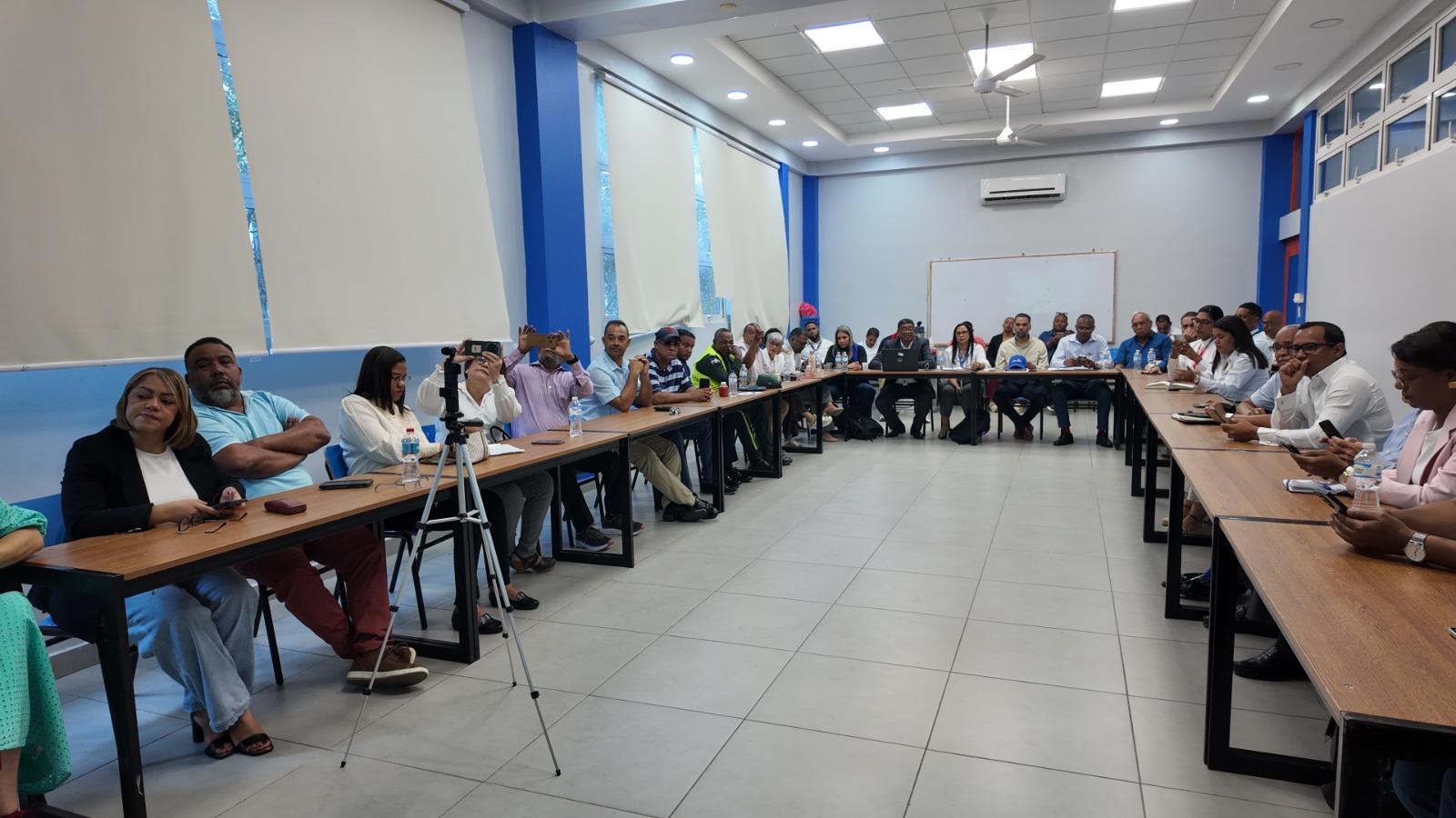 Edeeste presenta en La Altagracia plan de mejoras para fortalecer el servicio eléctrico en Higüey y zonas cercanas