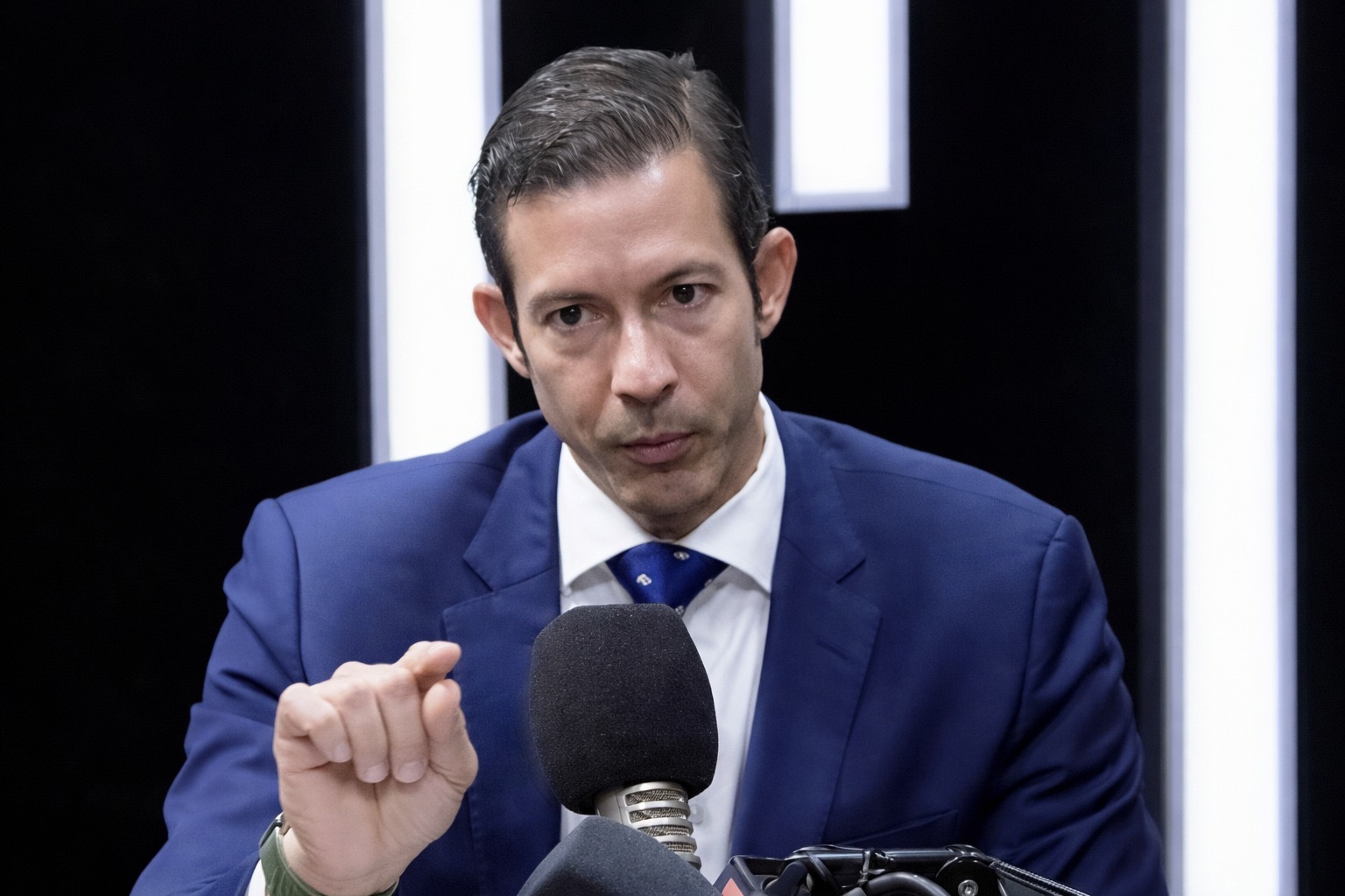 Experto afirma que incentivos a energías renovables se han venido cercenando