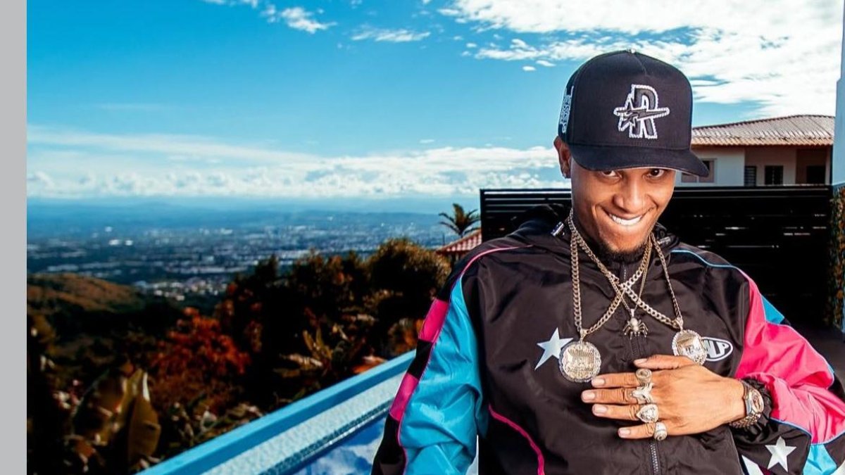 Autoridades ordenan arresto de Ronny Gta por presunto daño a propiedad Autoridades ordenan arresto de Ronny Gta por presunto daño a propiedad