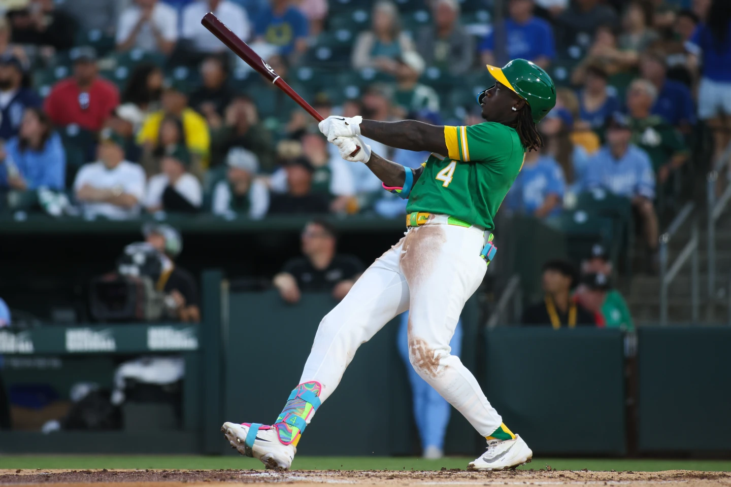 Butler conecta un jonrón, Kurtz extiende su racha de bases por bolas a 18 juegos; los Athletics vencen a los Royals 5-2