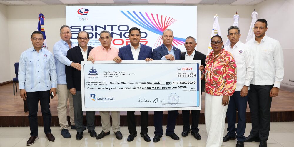 Ministro Kelvin Cruz entrega RD$178 millones más al COD para preparación de atletas