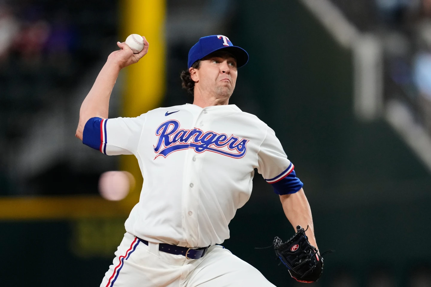 DeGrom logra su 62º juego con 10 ponches y Carter conecta un jonrón dentro del parque mientras los Rangers vencen a los Pirates 6-1
