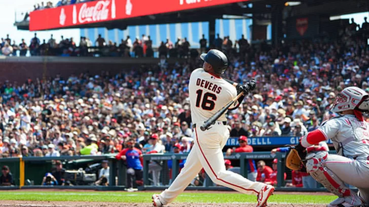 Devers responde con poder y lidera blanqueada