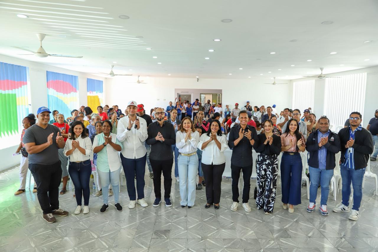 Gobierno entrega “Bono de Emergencia” a familias afectadas por lluvias en María Trinidad Sánchez