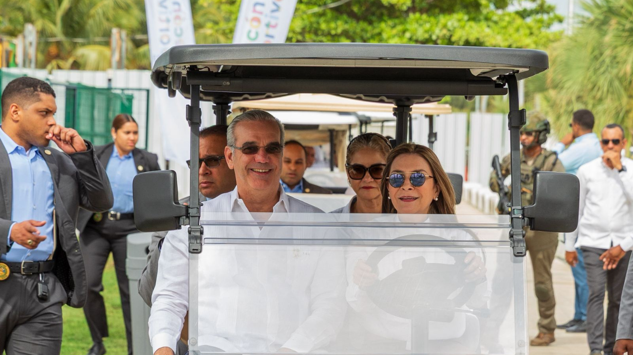 Presidente Abinader y alcaldesa Carolina Mejía inauguran nuevo Malecón Deportivo