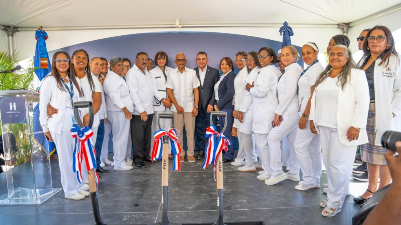 SNS inicia esperado Hospital Pediátrico San Andrés en Boca Chica; dan primer palazo a obra clave para la niñez